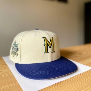 Sold Out Hat Club Milwaukee Brewers White Dome 59FIFTY Fitted Cap